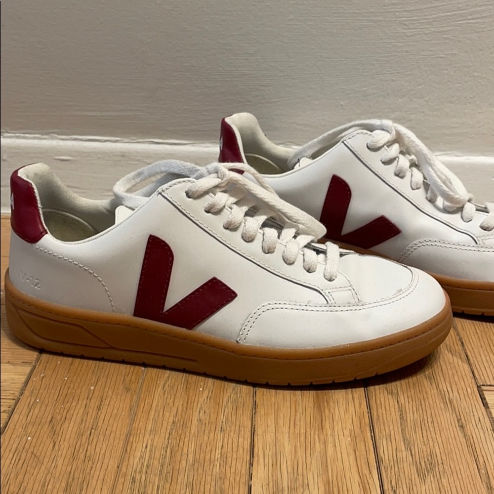 VEJA Maroon Low-Top Sneakers